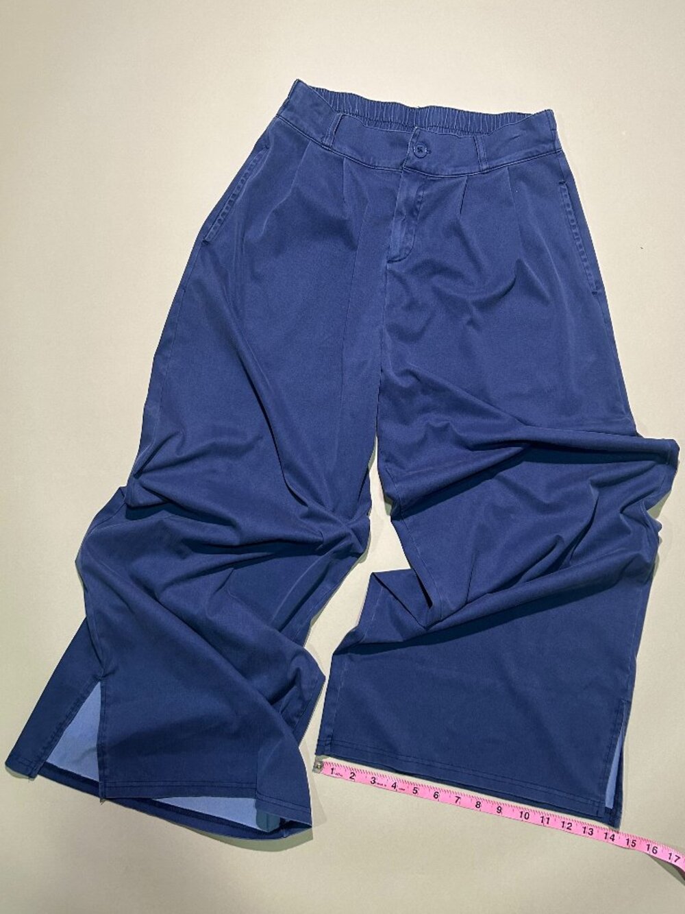 Wide-Leg Pleated Trouser in Navy
